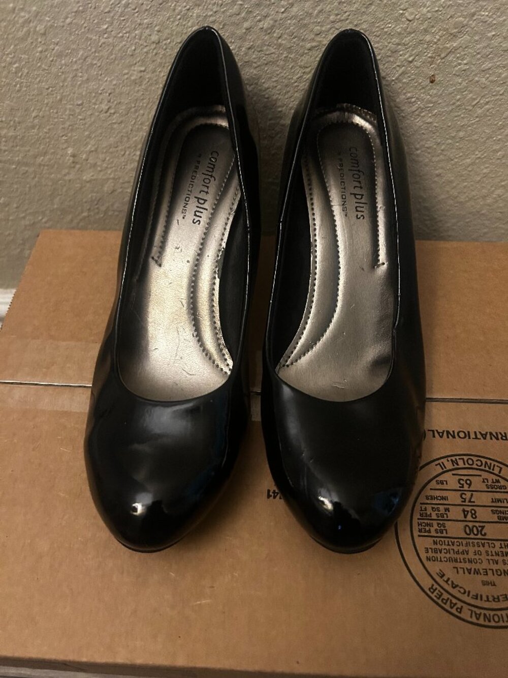 Comfort Plus Predictions Pumps Black Patent Round Toe Heels - Womens Size 6.5